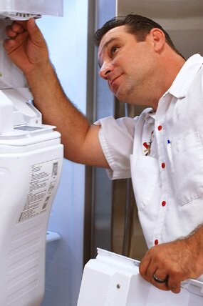 Мастер по ремонту холодильника